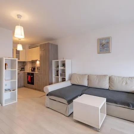 Апартамент Sunny 1- Bdr In Banishora District